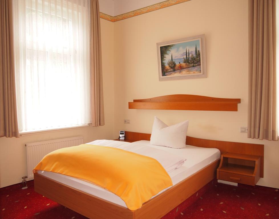 Hotel Fidelitas Bad Herrenalb Buitenkant foto