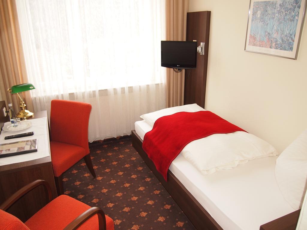 Hotel Fidelitas Bad Herrenalb Buitenkant foto