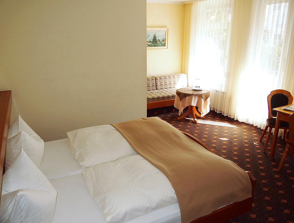 Hotel Fidelitas Bad Herrenalb Buitenkant foto